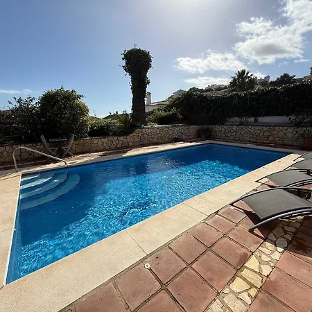 Spacious Family & Pool Walk To Villa *