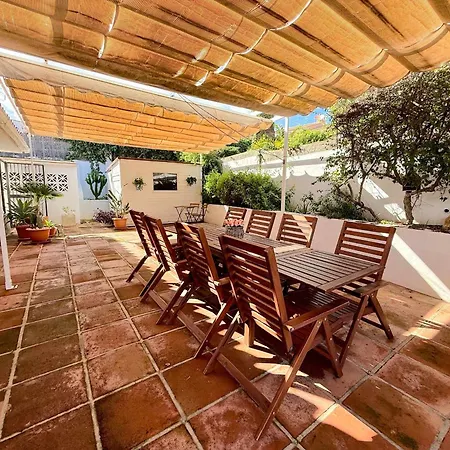 Spacious Family & Pool Walk To *