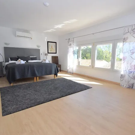 Spacious Family & Pool Walk To Villa Fuengirola