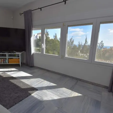 Spacious Family & Pool Walk To Villa Fuengirola