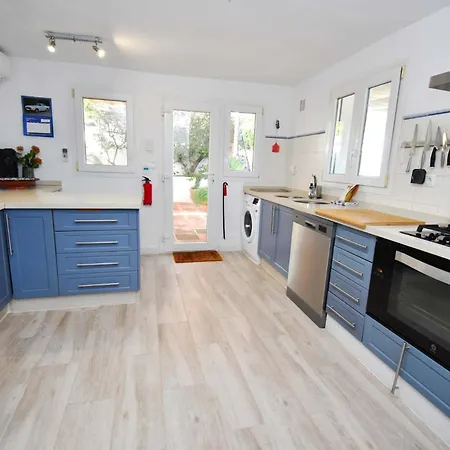 Spacious Family & Pool Walk To * Fuengirola