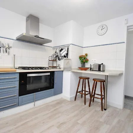 Spacious Family & Pool Walk To * Fuengirola