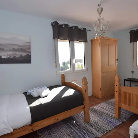 Spacious Family & Pool Walk To Fuengirola