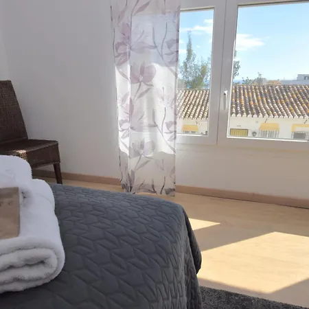 Spacious Family & Pool Walk To * Fuengirola