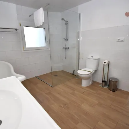 Spacious Family & Pool Walk To Fuengirola
