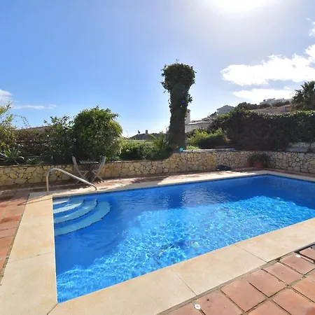 Spacious Family & Pool Walk To Villa *